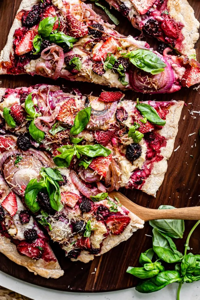 vegan strawberry blackberry pizza